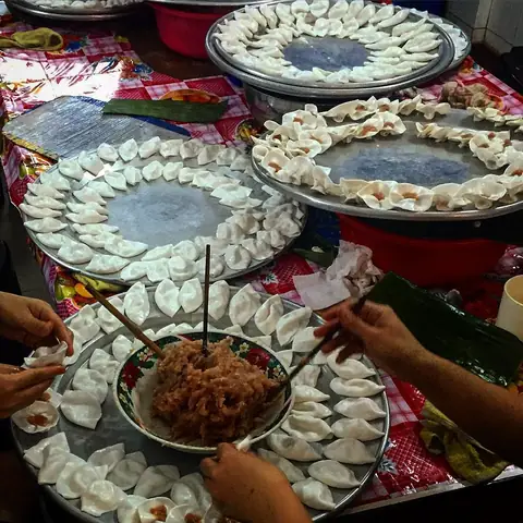 Tìm Hiểu Lò Bánh Bao Bánh Vạc Bông Hồng Trắng – Địa Chỉ Thưởng Thức Bánh Hoa Hồng Trắng Cho Du Khách Hội An