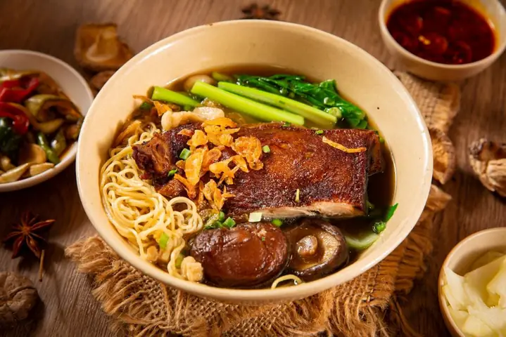 Mì Vịt Tiềm Thượng Hải Bình Thạnh: Địa Chỉ, Thực Đơn, Giá Và Giờ Mở Cửa