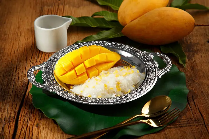 15 Món Ăn Đặc Trưng Của Thái Lan Bạn Phải Thử Khi Du Lịch 15 Món Ăn Đặc Trưng Của Thái Lan Bạn Phải Thử Khi Du Lịch