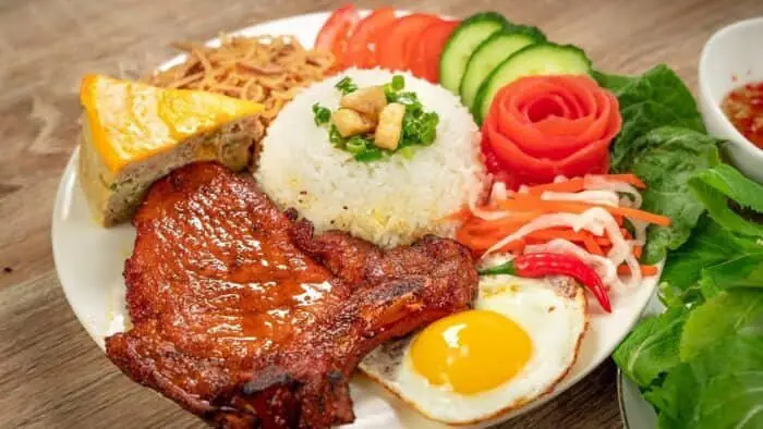 Khám Phá Những Món Ngon Nên Thử Ở Sài Gòn Cho Người Muốn Trải Nghiệm Ẩm Thực Địa Phương