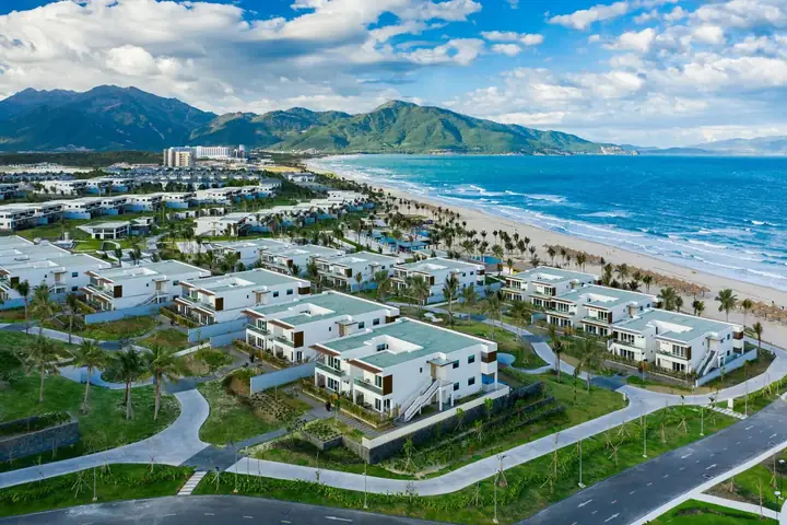 Tuyển Dụng Tại Nam Hùng Resort Cam Ranh 2026: Vị Trí, Yêu Cầu Và Cách Nộp Hồ Sơ