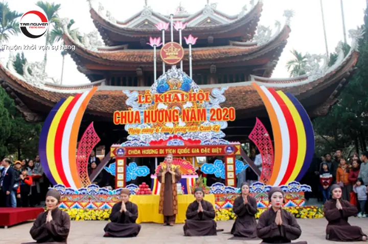 Nguồn Gốc Và Lịch Sử Hình Thành Lễ Hội Chùa Hương: Từ Truyền Thuyết Tới Hiện Thực