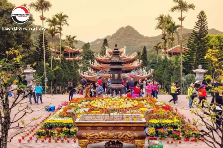 Nguồn Gốc Và Lịch Sử Hình Thành Lễ Hội Chùa Hương: Từ Truyền Thuyết Tới Hiện Thực