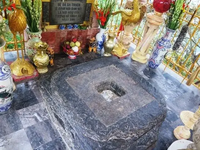 Giải Mã Nguồn Gốc Tượng Bà Chúa Xứ Núi Sam: Từ Nghiên Cứu Khảo Cổ Đến Truyền Thuyết Dân Gian