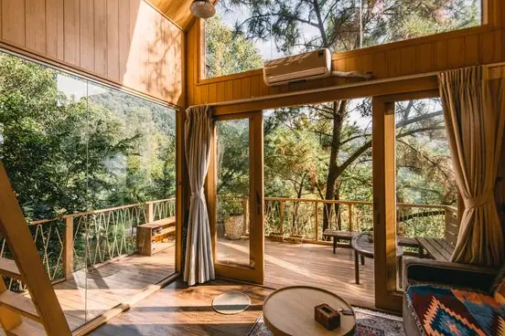 Nhà Bên Rừng (u Lesa Retreat) Sóc Sơn – Giá, Tiện Ích, Đặt Phòng & Lời Khuyên Du Lịch 2026