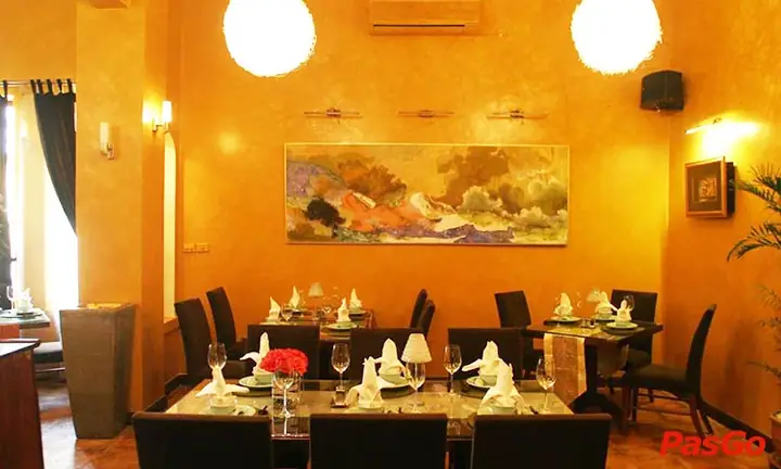 Khám Phá Nhà Hàng Dã Liên Nguyễn Du – Không Gian Ẩm Thực Việt Cổ Điển Cho Thực Khách Tại Hà Nội