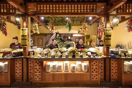Tổng Hợp Nhà Hàng Gần Công Viên Nước Hồ Tây: Địa Điểm Ăn Uống Tiện Lợi Cho Du Khách Tổng Hợp Nhà Hàng Gần Công Viên Nước Hồ Tây: Địa Điểm Ăn Uống Tiện Lợi Cho Du Khách
