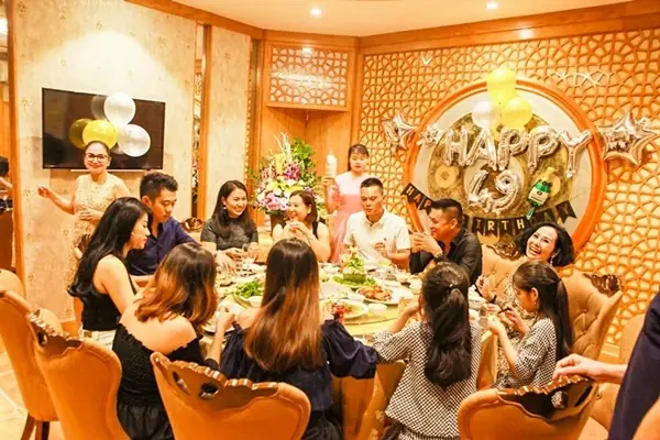 Top 10 Nhà Hàng Gia Đình Ở Hà Nội – Địa Điểm Ăn Uống Phù Hợp Cho Mọi Thành Viên