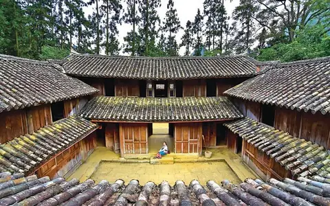 Khám Phá Lịch Sử Vua Mèo Vương Chí Sình Và Dinh Thự Họ Vương – Di Sản Độc Đáo Hà Giang