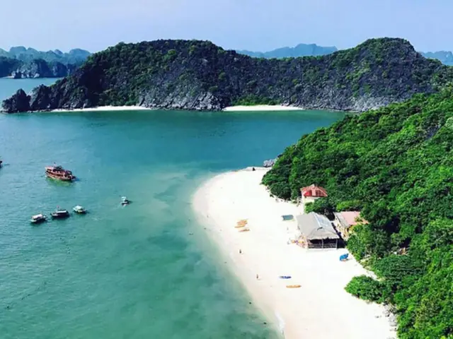 Tổng Hợp Những Địa Điểm Du Lịch Biển Miền Bắc Và Các Bãi Biển Đẹp Cho Du Khách Mùa Hè Tổng Hợp Những Địa Điểm Du Lịch Biển Miền Bắc Và Các Bãi Biển Đẹp Cho Du Khách Mùa Hè