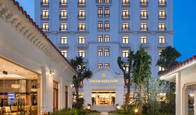 Thông Tin Chi Tiết Về Ninh Bình Hidden Charm Hotel & Resort: Địa Chỉ, Phòng, Giá Và Trải Nghiệm Cho Du Khách Thông Tin Chi Tiết Về Ninh Bình Hidden Charm Hotel & Resort: Địa Chỉ, Phòng, Giá Và Trải Nghiệm Cho Du Khách