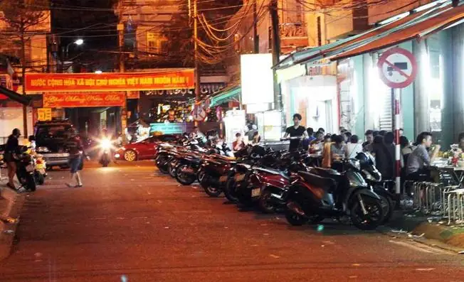 Khám Phá Phố Ăn Đêm Phạm Hồng Thái Đà Nẵng: Thiên Đường Ẩm Thực Đêm Sầm Uất Bậc Nhất