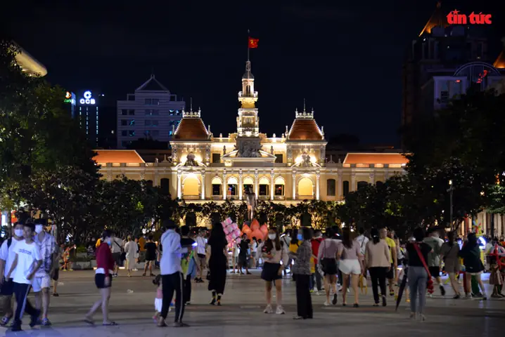 Cập Nhật Tình Hình Phố Đi Bộ Nguyễn Huệ Hôm Nay: Sự Kiện, Giờ Mở Cửa Và Đường Đi Mới Nhất