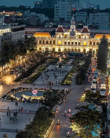 Hướng Dẫn Chi Tiết Khám Phá Phố Đi Bộ Nguyễn Huệ Quận 1: Vị Trí, Hoạt Động Và Mẹo Ăn Chơi