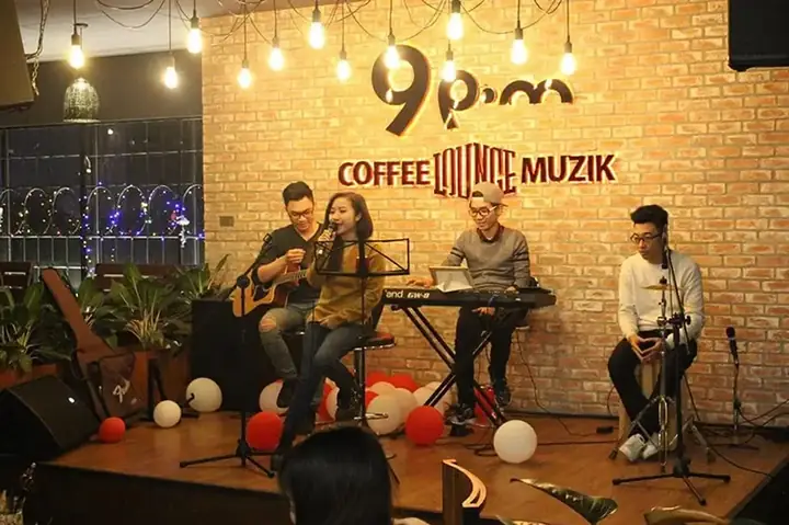 Tổng Hợp 17 Quán Cafe Nhạc Sống Hà Nội Để Bạn Thả Hồn Vào Từng Giai Điệu Mỗi Tối