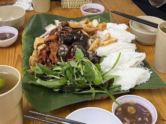 Khám Phá Quán Ăn Ngon Ở Quán Toan, Hải Phòng: Từ Chợ Quán Toan Đến Các Quán Ăn Vặt Lân Cận