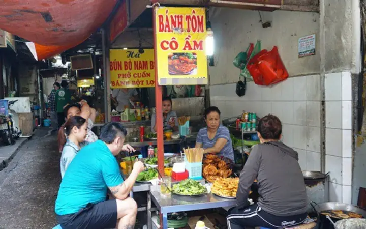 Điểm Danh Những Quán Bánh Tôm Ngon Nhất Phủ Tây Hồ Cho Thực Khách Thưởng Thức Ẩm Thực Địa Phương