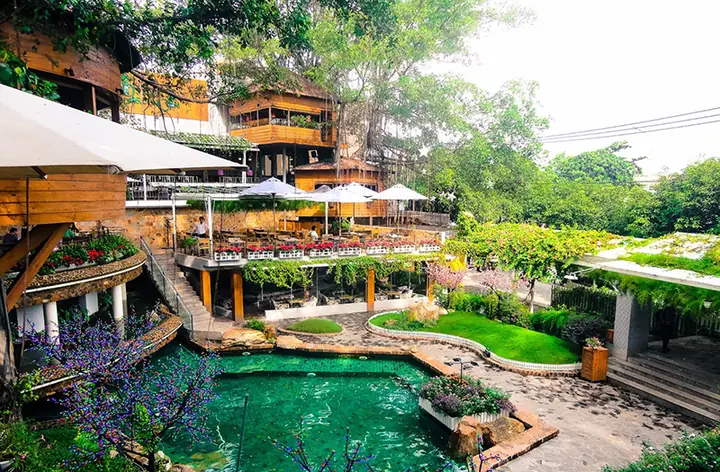 Top 10 Quán Cà Phê Sân Vườn Ở Quận 7 – Không Gian Xanh, View Đẹp, Chốn Check‑in Lý Tưởng