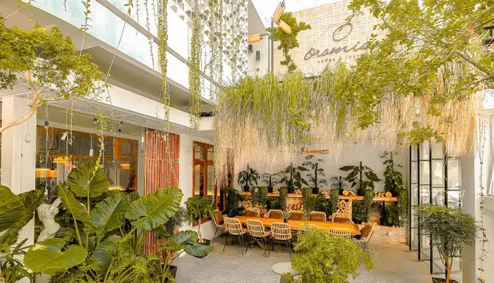 Top 20 Quán Cafe Đẹp Ở Quận 1, Sài Gòn – View Tuyệt Vời, Không Gian Yên Tĩnh & Thích Hợp Làm Việc