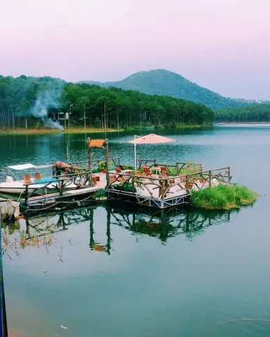 Gợi Ý Các Quán Cafe Gần Hồ Tuyền Lâm View Đẹp Cho Chuyến Đi Đà Lạt Gợi Ý Các Quán Cafe Gần Hồ Tuyền Lâm View Đẹp Cho Chuyến Đi Đà Lạt