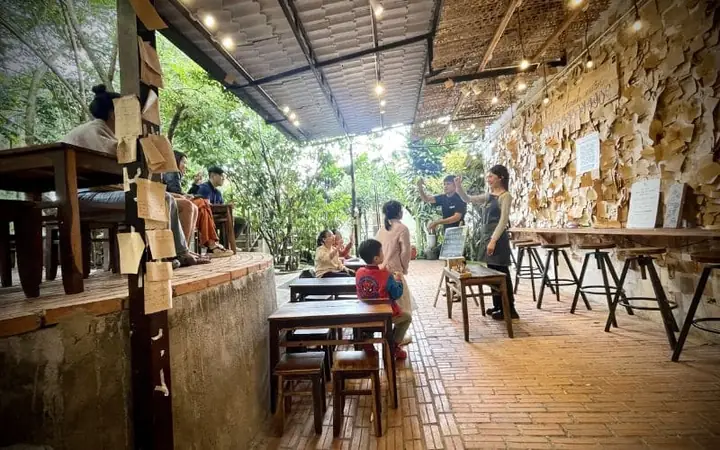 Quán Của Thời Thanh Xuân - Sài Gòn: Địa Chỉ, Giờ Mở Cửa Và Danh Mục Sản Phẩm