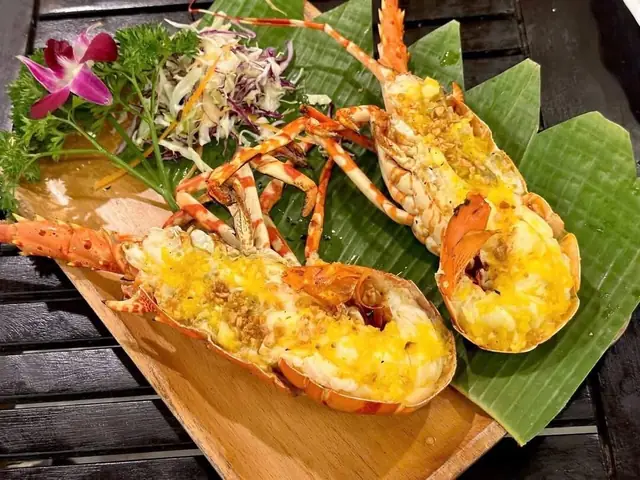 Top 10 Quán Hải Sản Cầu Mới, Cam Lâm: Địa Chỉ, Giá Cả & Món Ngon Nhất