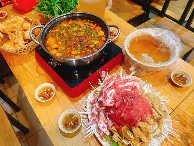 Điểm Danh Quán Lẩu Ngon Khu Vực Nguyễn Chí Thanh Dành Cho Tín Đồ Ẩm Thực Hà Nội