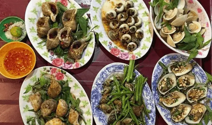 Top 9 Quán Ốc Mở Khuya Ở Sài Gòn: Địa Chỉ, Giờ Mở & Món Ngon Nhất