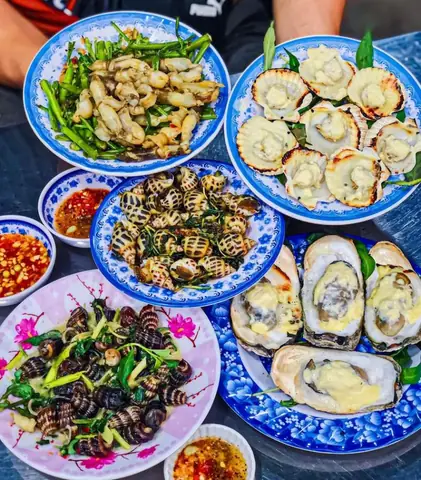 Tổng Hợp Quán Ốc Ngon Nhất Quận 4 Cho Người Thích Ăn Vặt Sài Gòn