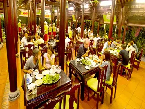 Tìm Hiểu Quán Trần Số 4 Lê Duẩn Đà Nẵng: Nhà Hàng Đặc Sản Trần Cho Thực Khách Thưởng Thức Ẩm Thực Quảng Nam