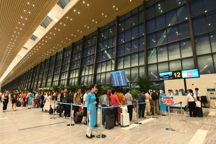 Tìm Hiểu Sân Bay Quốc Tế Tân Sơn Nhất: Địa Chỉ, Thông Tin Cần Biết Và Di Chuyển Về Trung Tâm Tp.hcm