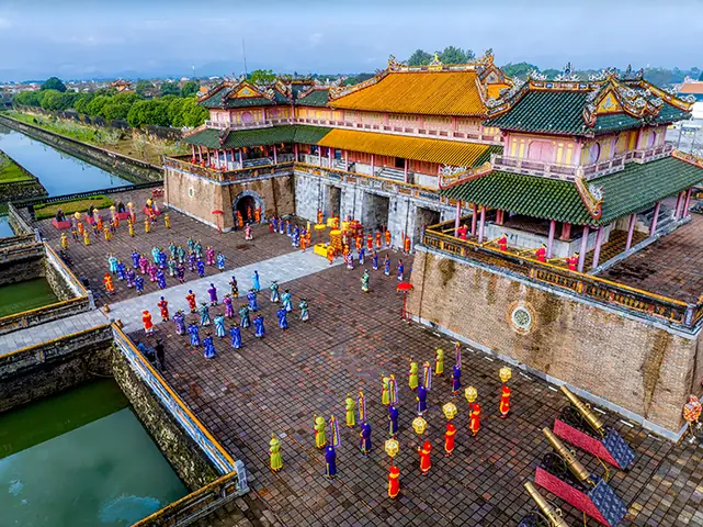 So Sánh Tử Cấm Thành Huế Và Tử Cấm Thành Bắc Kinh (trung Quốc): Sự Tương Đồng Và Dị Biệt Về Kiến Trúc Cung Đình So Sánh Tử Cấm Thành Huế Và Tử Cấm Thành Bắc Kinh (trung Quốc): Sự Tương Đồng Và Dị Biệt Về Kiến Trúc Cung Đình