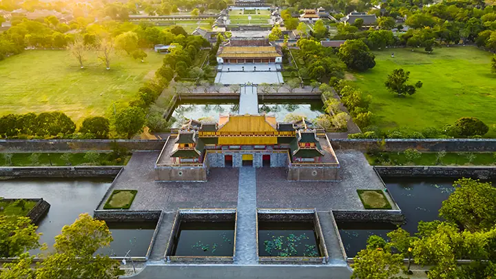 So Sánh Tử Cấm Thành Huế Và Tử Cấm Thành Bắc Kinh (trung Quốc): Sự Tương Đồng Và Dị Biệt Về Kiến Trúc Cung Đình So Sánh Tử Cấm Thành Huế Và Tử Cấm Thành Bắc Kinh (trung Quốc): Sự Tương Đồng Và Dị Biệt Về Kiến Trúc Cung Đình