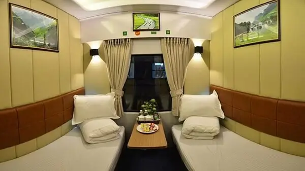 Khám Phá Tàu Hỏa 5 Sao Sài Gòn Hà Nội: Thông Tin Se2/se4, Giá Vé Và Dịch Vụ Đẳng Cấp Cho Người Di Chuyển Sang Trọng Khám Phá Tàu Hỏa 5 Sao Sài Gòn Hà Nội: Thông Tin Se2/se4, Giá Vé Và Dịch Vụ Đẳng Cấp Cho Người Di Chuyển Sang Trọng