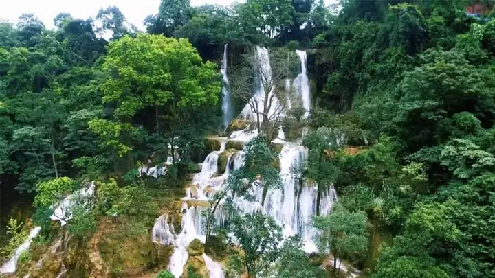 Khám Phá Thác Dải Yếm Trên Ql43 Mường Sang: Vị Trí, Giá Vé Và Trải Nghiệm