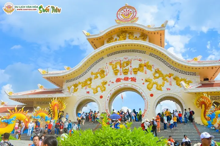 Hướng Dẫn Tham Quan Khu Du Lịch Suối Tiên: Các Khu Vực, Vé Combo Và Kinh Nghiệm Cho Du Khách