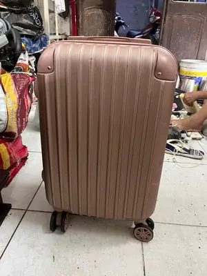 Tìm Mua Thanh Lý Vali Kéo Đã Qua Sử Dụng: Địa Chỉ Vali Cũ Giá Rẻ Cho Người Tiết Kiệm Tìm Mua Thanh Lý Vali Kéo Đã Qua Sử Dụng: Địa Chỉ Vali Cũ Giá Rẻ Cho Người Tiết Kiệm