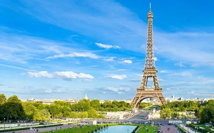 Khám Phá Những Nét Đặc Biệt Của Tháp Eiffel – Biểu Tượng Kiến Trúc Thép Tại Paris