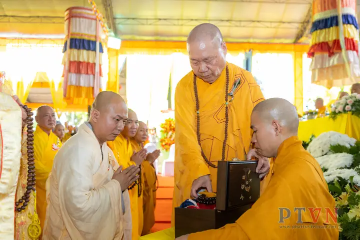 Thông Tin Về Thầy Đồng Ngộ – Trụ Trì Chùa Thiên Hưng Bình Định Và Ngôi Chùa Tâm Linh Nổi Tiếng Thông Tin Về Thầy Đồng Ngộ – Trụ Trì Chùa Thiên Hưng Bình Định Và Ngôi Chùa Tâm Linh Nổi Tiếng