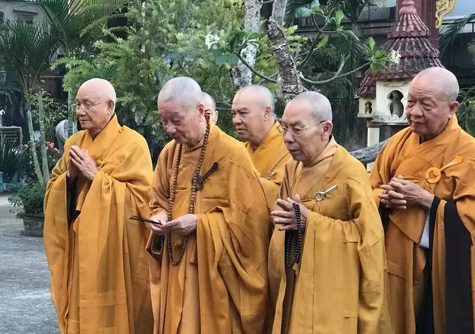 Xác Định Hòa Thượng Thích Trí Quảng Ở Chùa Nào: Chùa Huê Nghiêm Và Các Tự Viện Liên Quan