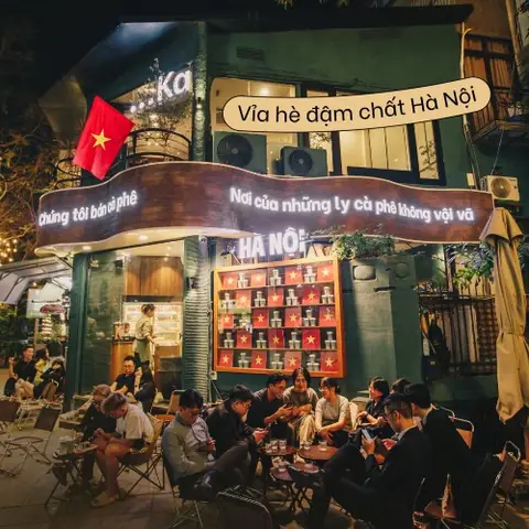 Tìm Hiểu The Coffee House Tại Ngã Tư Sở: Địa Chỉ, Không Gian Và Các Quán Cafe Thay Thế Khu Vực