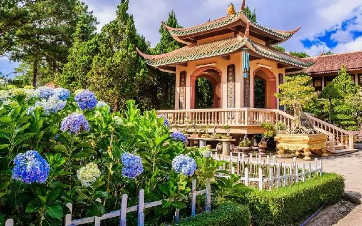 Thiền Viện Trúc Lâm Là Gì: Định Nghĩa Và Nguồn Gốc Dòng Thiền Việt Nam