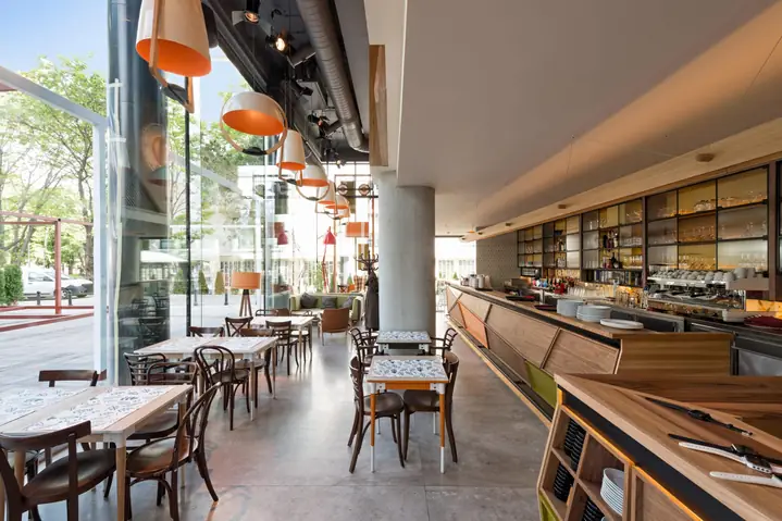 Thiết Kế Quán Cafe Nha Trang: Báo Giá, Quy Trình Và Các Mẫu Thi Công Phổ Biến