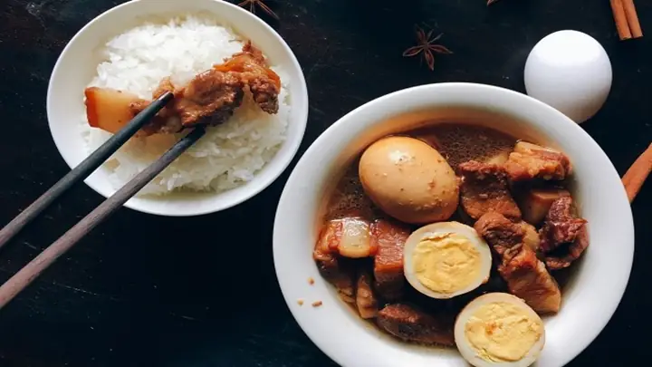 Gợi Ý Các Món Canh Ăn Kèm Với Thịt Kho Trứng Cho Bữa Cơm Gia Đình
