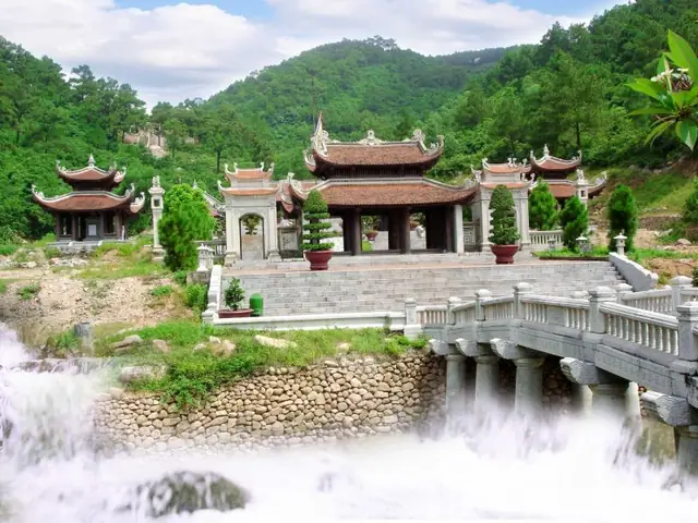 Tổng Hợp Thơ Về Côn Sơn Kiếp Bạc: Những Bài Thơ Tiêu Biểu Và Giá Trị Văn Hóa Lịch Sử