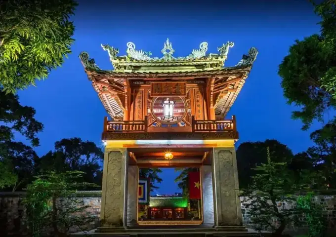 Cập Nhật Thời Gian Mở Cửa Văn Miếu Quốc Tử Giám Theo Mùa Và Tour Đêm Cho Du Khách