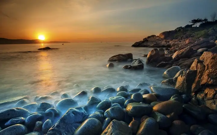 Thuyết Minh Về Bãi Tắm Hoàng Hậu: Vẻ Đẹp Và Đặc Điểm Của Bãi Trứng Tại Quy Nhơn Thuyết Minh Về Bãi Tắm Hoàng Hậu: Vẻ Đẹp Và Đặc Điểm Của Bãi Trứng Tại Quy Nhơn