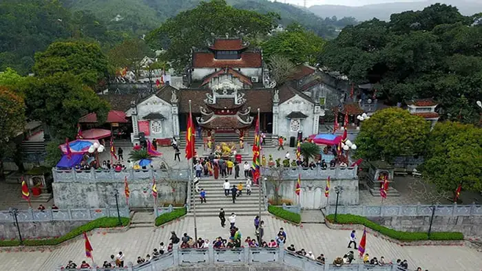Thuyết Minh Về Đền Cửa Ông: Lịch Sử, Kiến Trúc Và Ý Nghĩa Di Tích Cẩm Phả