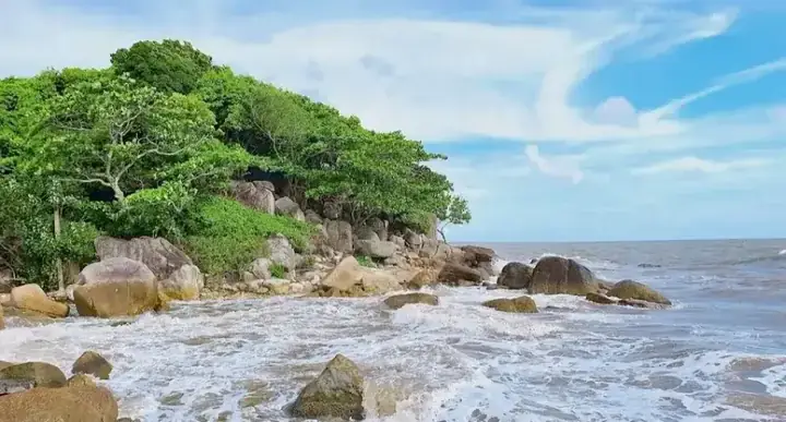 Thuyết Minh Về Hòn Đá Bạc: Khám Phá Danh Lam Thắng Cảnh Và Di Tích Lịch Sử Cà Mau