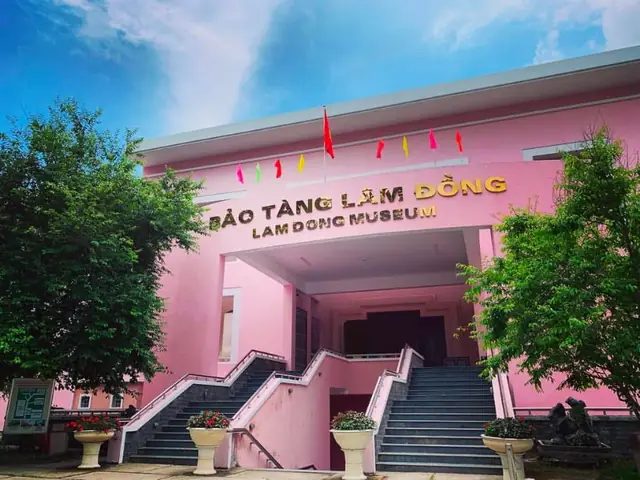 Xây Dựng Bài Thuyết Trình Về Bảo Tàng Lâm Đồng: Lịch Sử, Kiến Trúc Và Văn Hóa Bản Địa